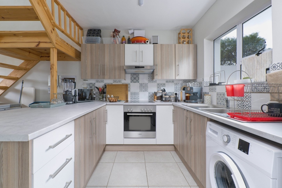 To Let 2 Bedroom Property for Rent in Parsonsvlei Eastern Cape